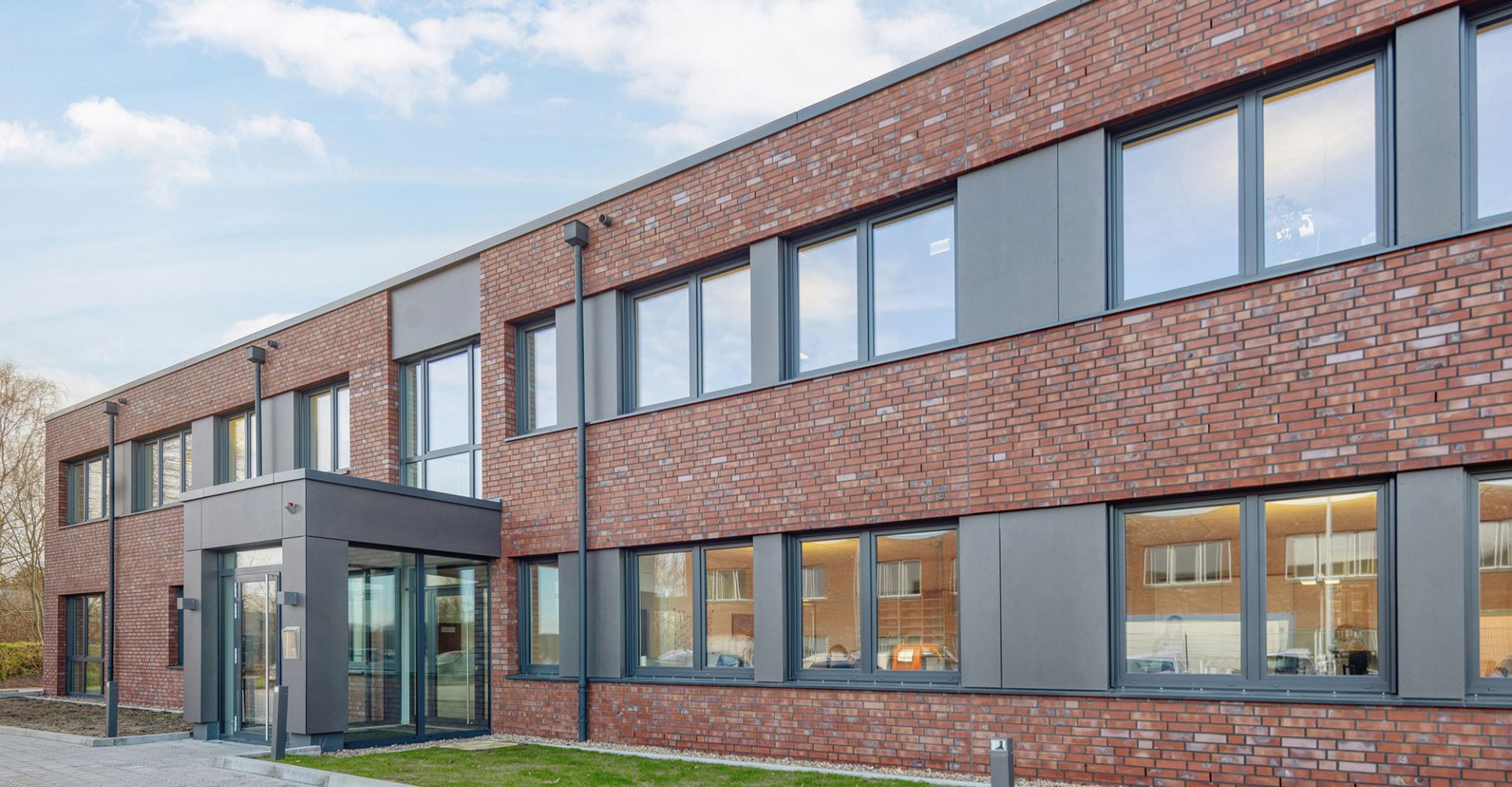 Neubau für <br>Privat + Gewerbe