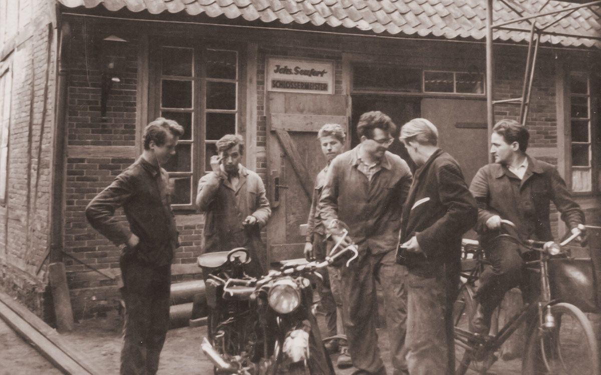 1937