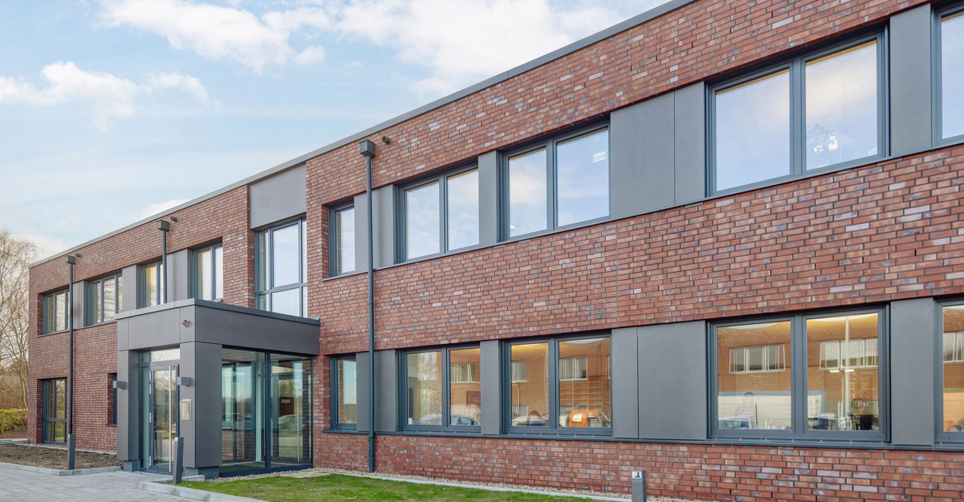 Neubau für <br>Privat + Gewerbe